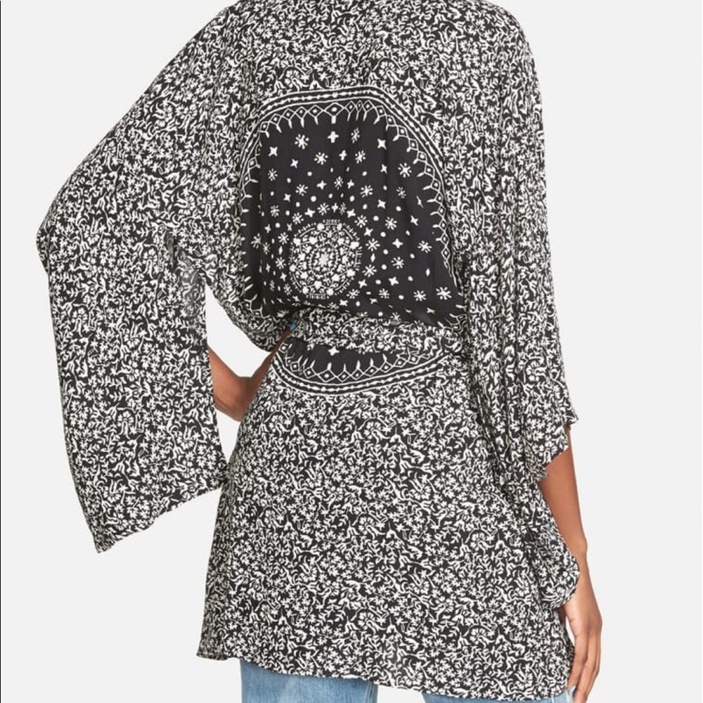 Floral Black/Cream kimono style wrap top, boho | M